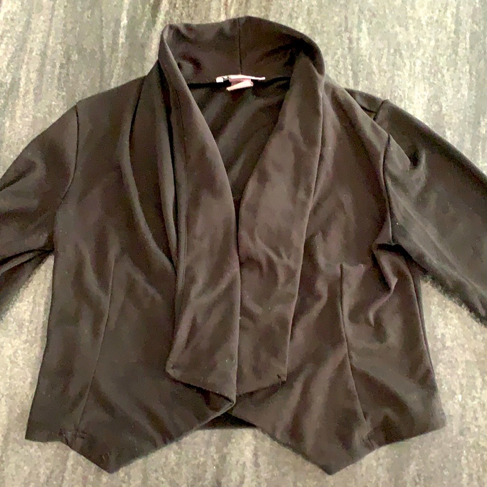 Body central cropped jacket